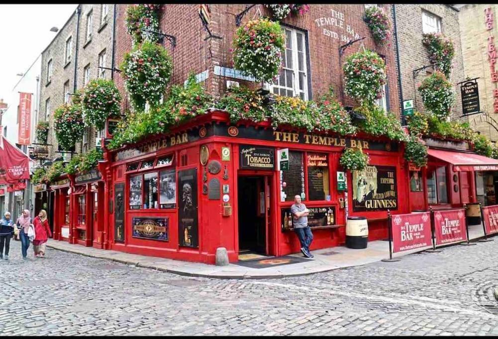 In Dublin'S Best Tourist Spot Temple Bar Fully Renovated Exterior photo